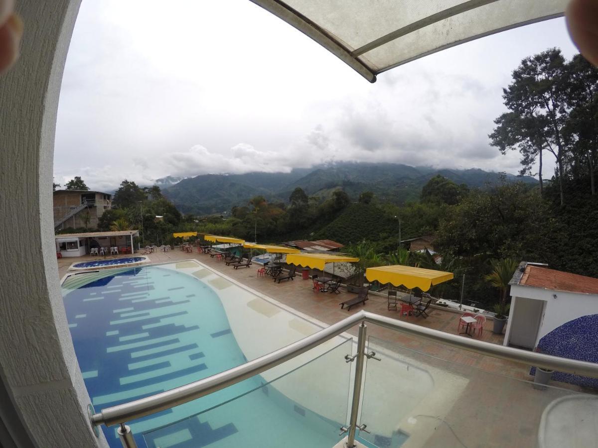 Sky Club Eco Hotel Belen de Umbria Екстериор снимка